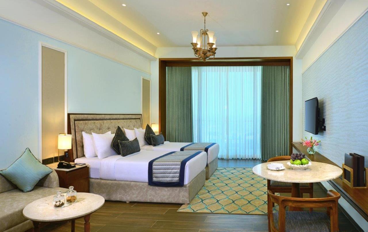 Gift City Club, A Member Of Radisson Individuals Gandhinagar Ngoại thất bức ảnh