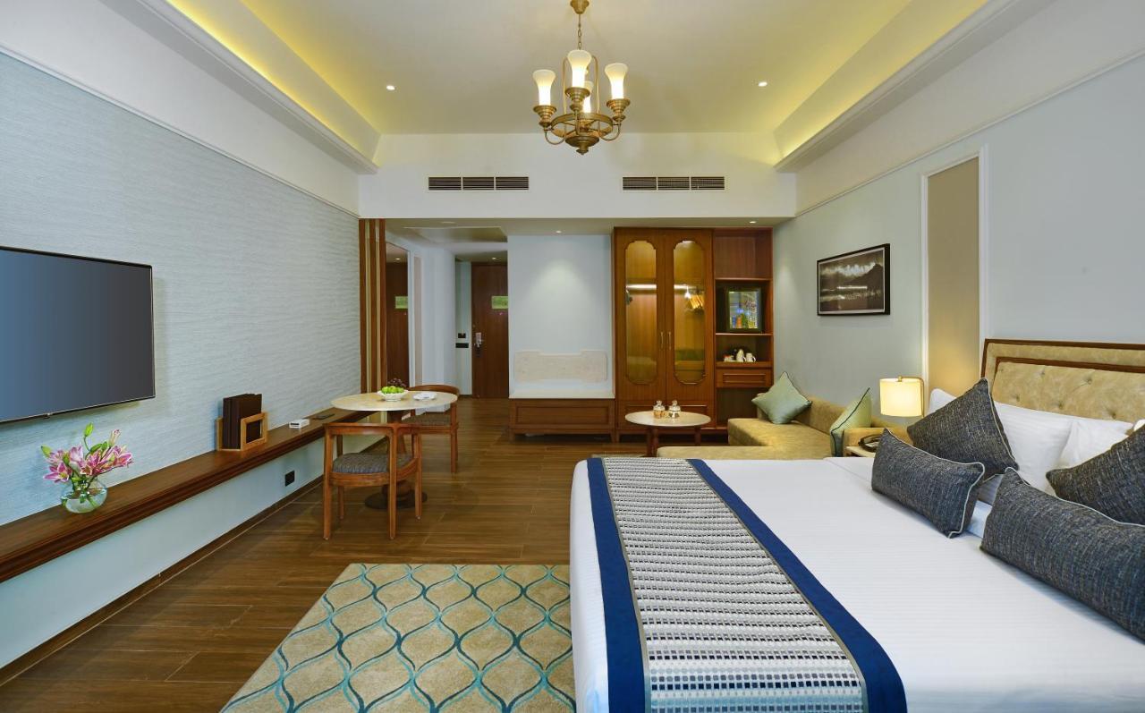 Gift City Club, A Member Of Radisson Individuals Gandhinagar Ngoại thất bức ảnh