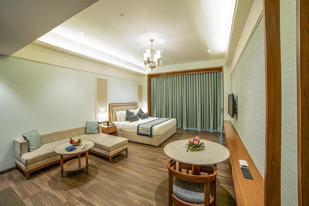Gift City Club, A Member Of Radisson Individuals Gandhinagar Ngoại thất bức ảnh