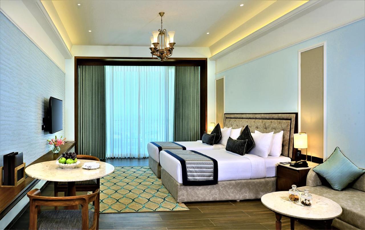 Gift City Club, A Member Of Radisson Individuals Gandhinagar Ngoại thất bức ảnh